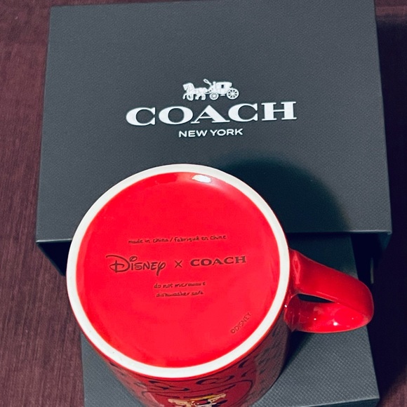 Coach Disney Park Mug Red - New In Box - Picture 3 of 6